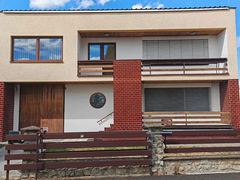 Pronájem rodinného domu 170 m², pozemek 400 m², Žatec – náhled fotky 1