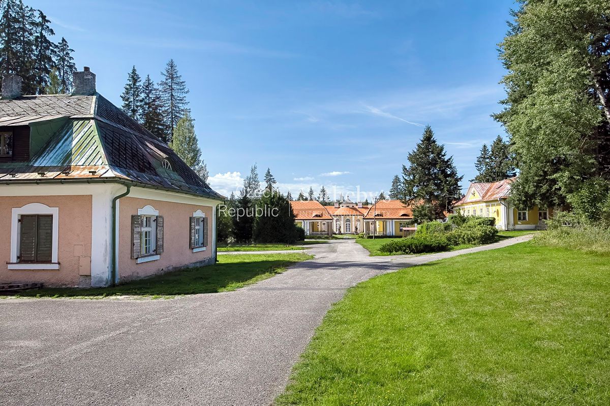 Prodej památky 2500 m², pozemek 22197 m² – fotografie 4