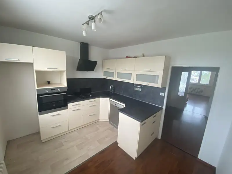 Prodej bytu 3+1 74 m², Opava – náhled fotky 1