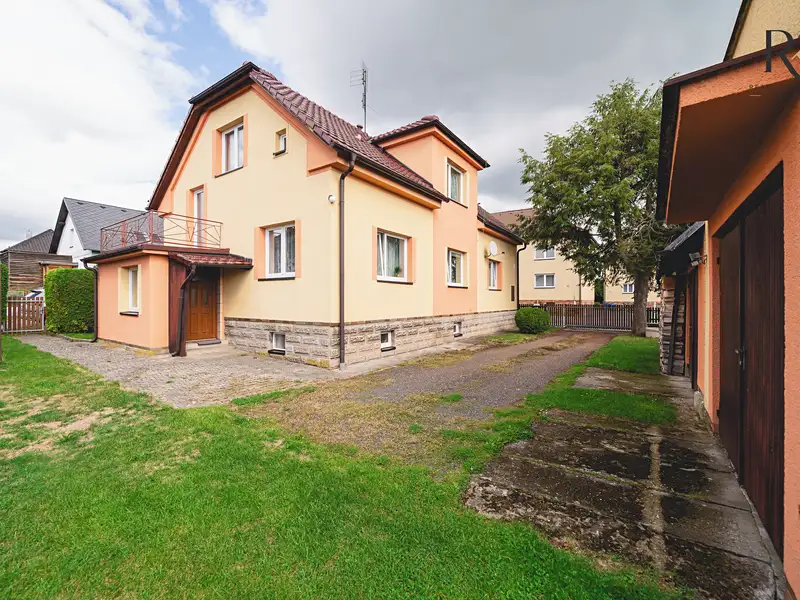 Prodej rodinného domu 160 m², pozemek 742 m², Nezvěstice – náhled fotky 1