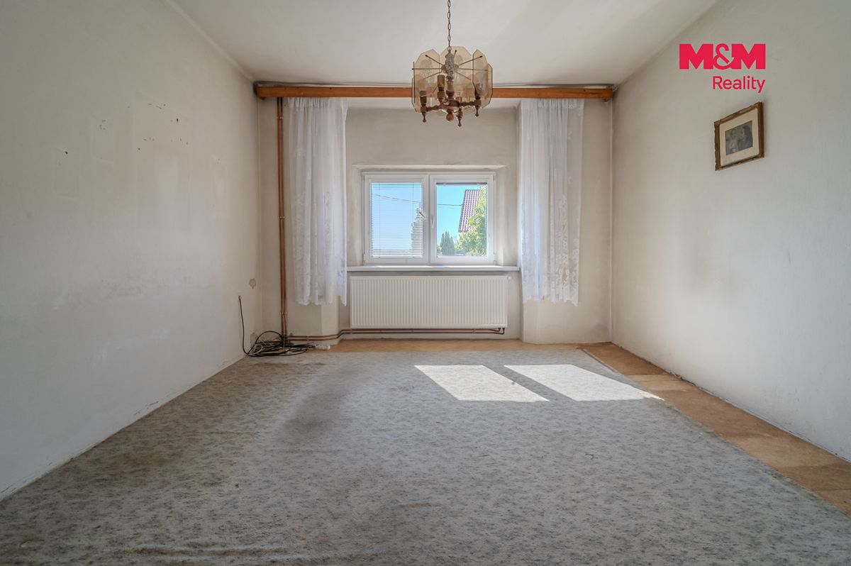 Prodej rodinného domu 160 m², pozemek 628 m² – fotografie 2