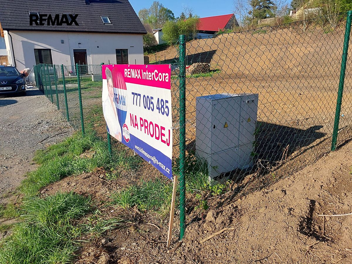 Prodej stavebního pozemku 1053 m² – fotografie 2