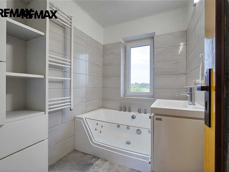 Будинок на продаж, 250 м² (2 з 22)