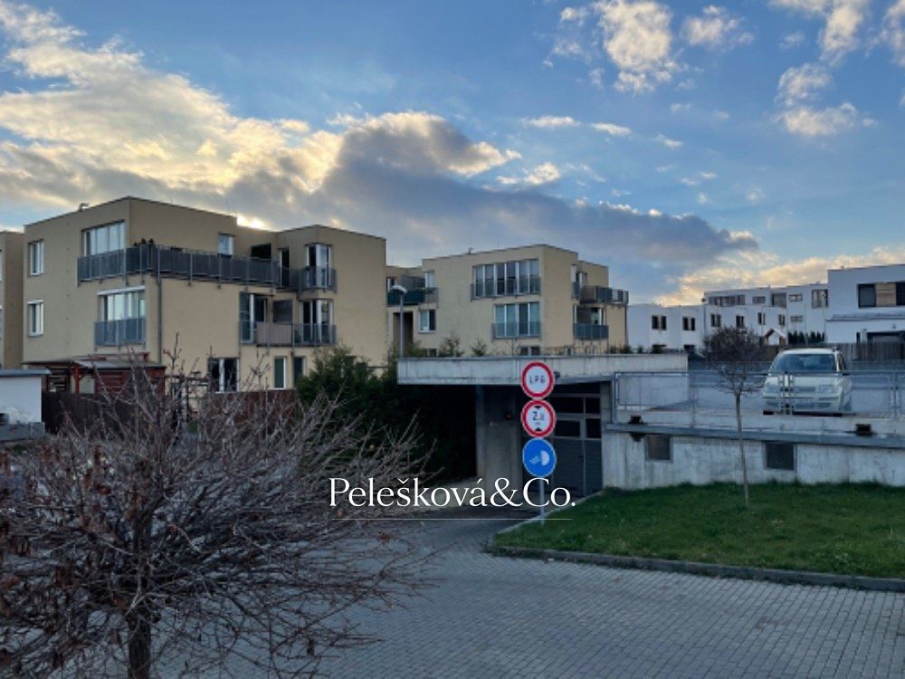 Prodej garážového stání 19 m² – fotografie 2