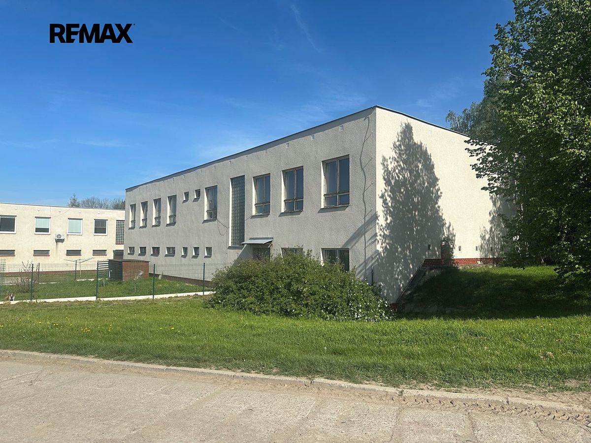 Pronájem skladového prostoru 325 m²