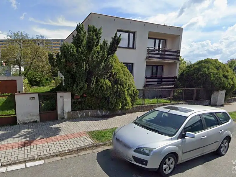 Pronájem rodinného domu 140 m², pozemek 996 m², Hradec Králové – náhled fotky 2