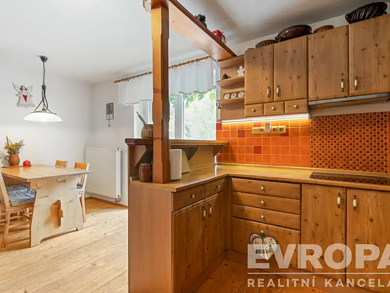 Prodej rodinného domu 228 m², pozemek 643 m², Krásná Hora – náhled fotky 3