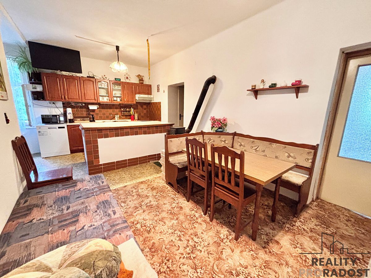 Prodej rodinného domu 128 m², pozemek 408 m² – fotografie 4
