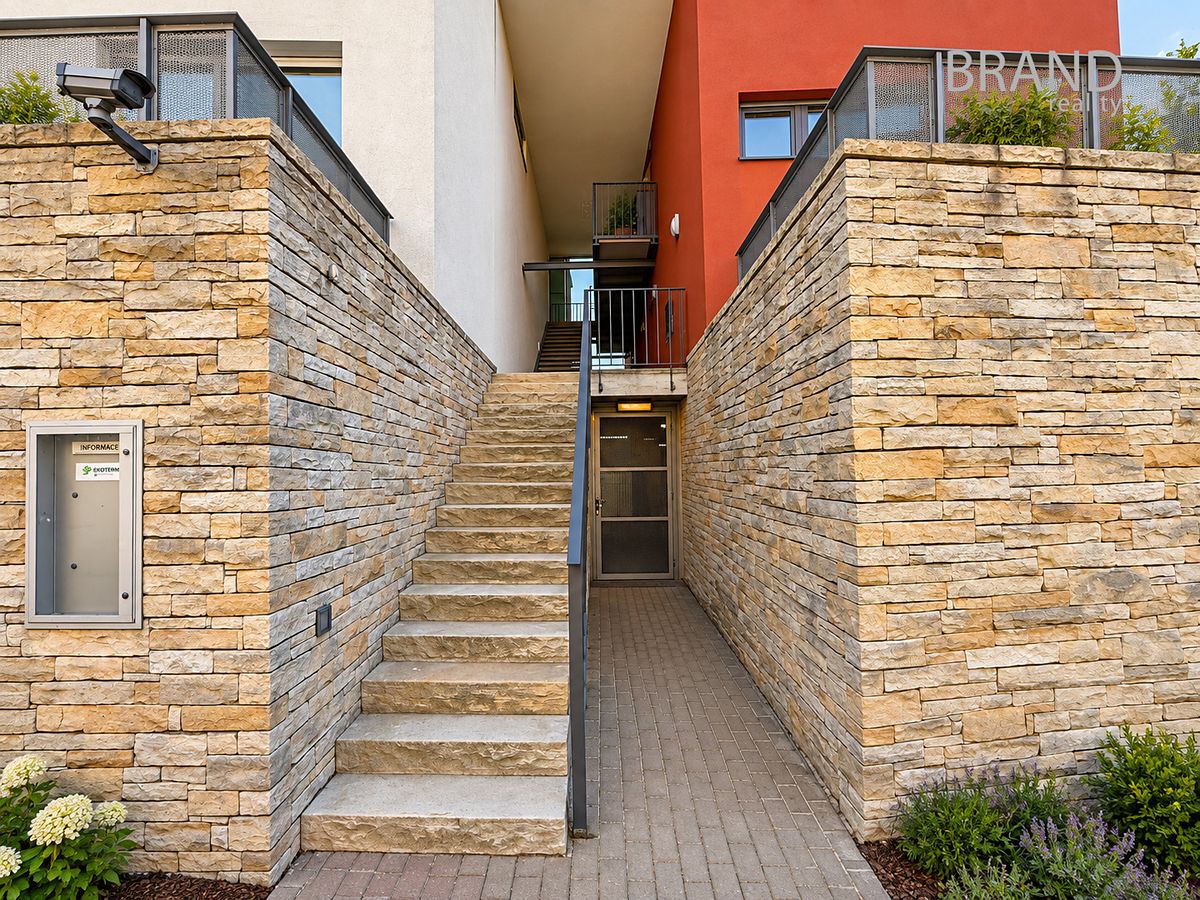 Pronájem bytu 2+kk 56 m² – fotografie 4
