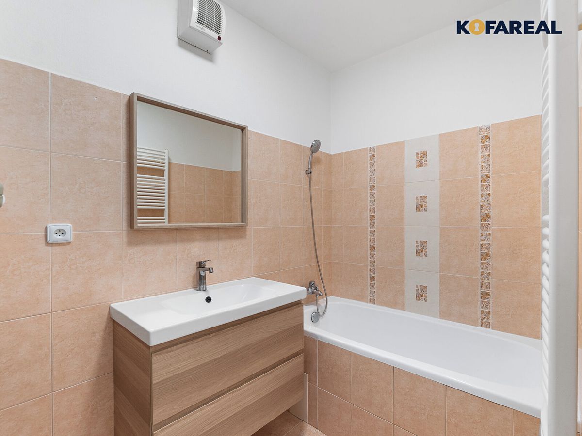 Pronájem bytu 2+kk 49 m² – fotografie 3