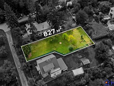 Prodej stavebního pozemku 827 m²