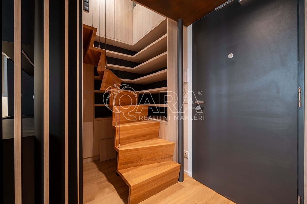 Pronájem bytu 1+kk 53 m² – fotografie 2