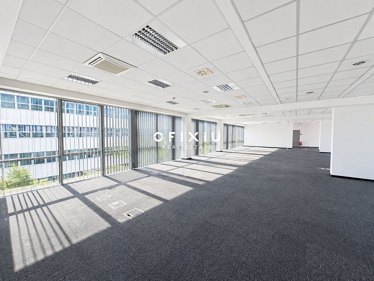 Pronájem kanceláře 2208 m² – fotografie 2