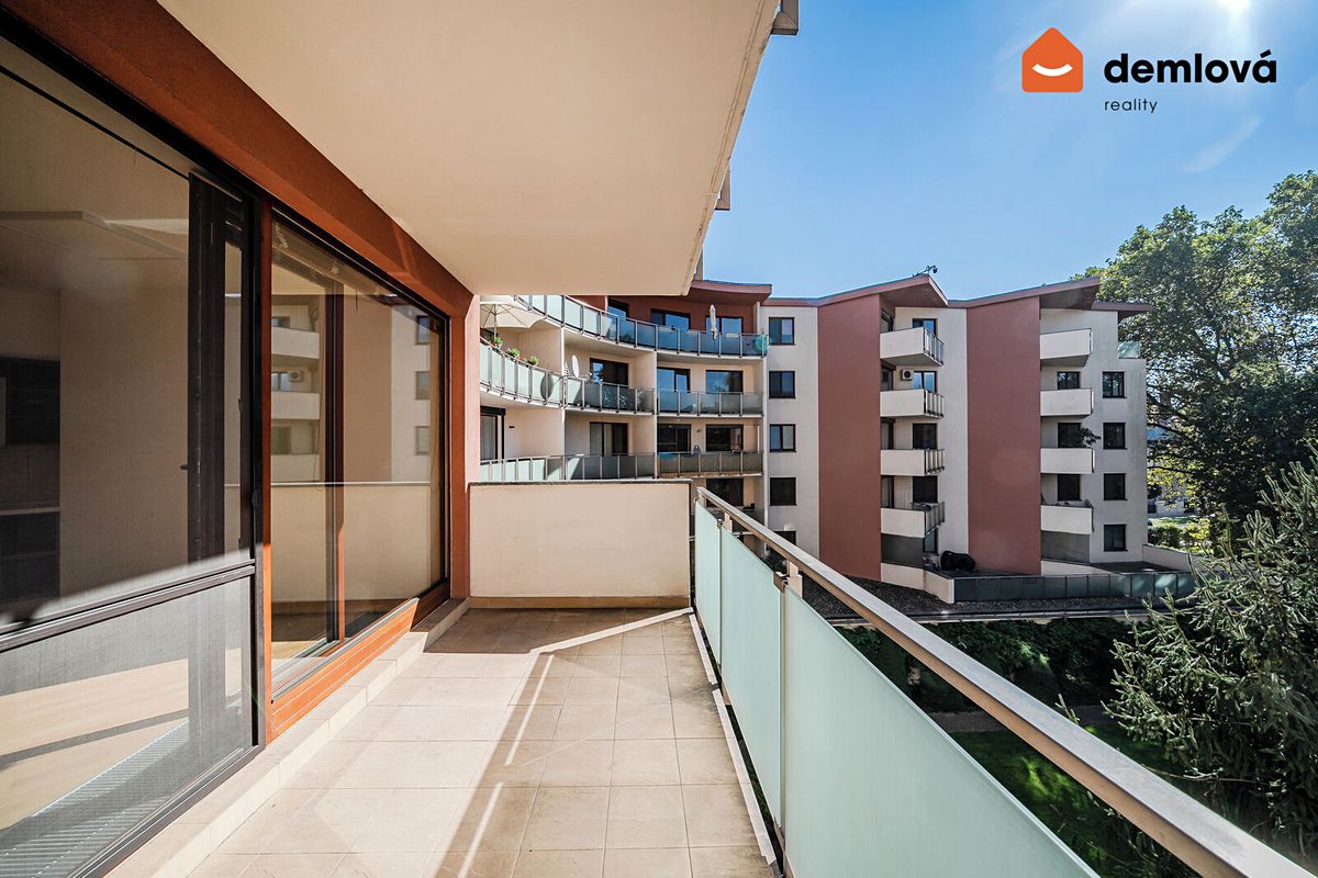 Pronájem bytu 4+kk 122 m² – fotografie 2