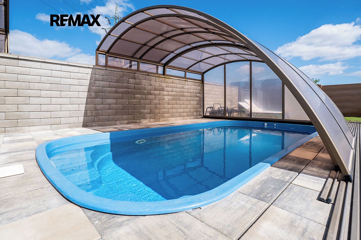 Prodej rodinného domu 300 m², pozemek 3877 m² – fotografie 3