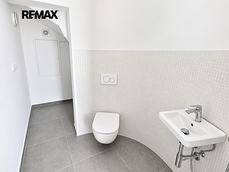 Pronájem komerčního prostoru, 110 m² (24 z 30)