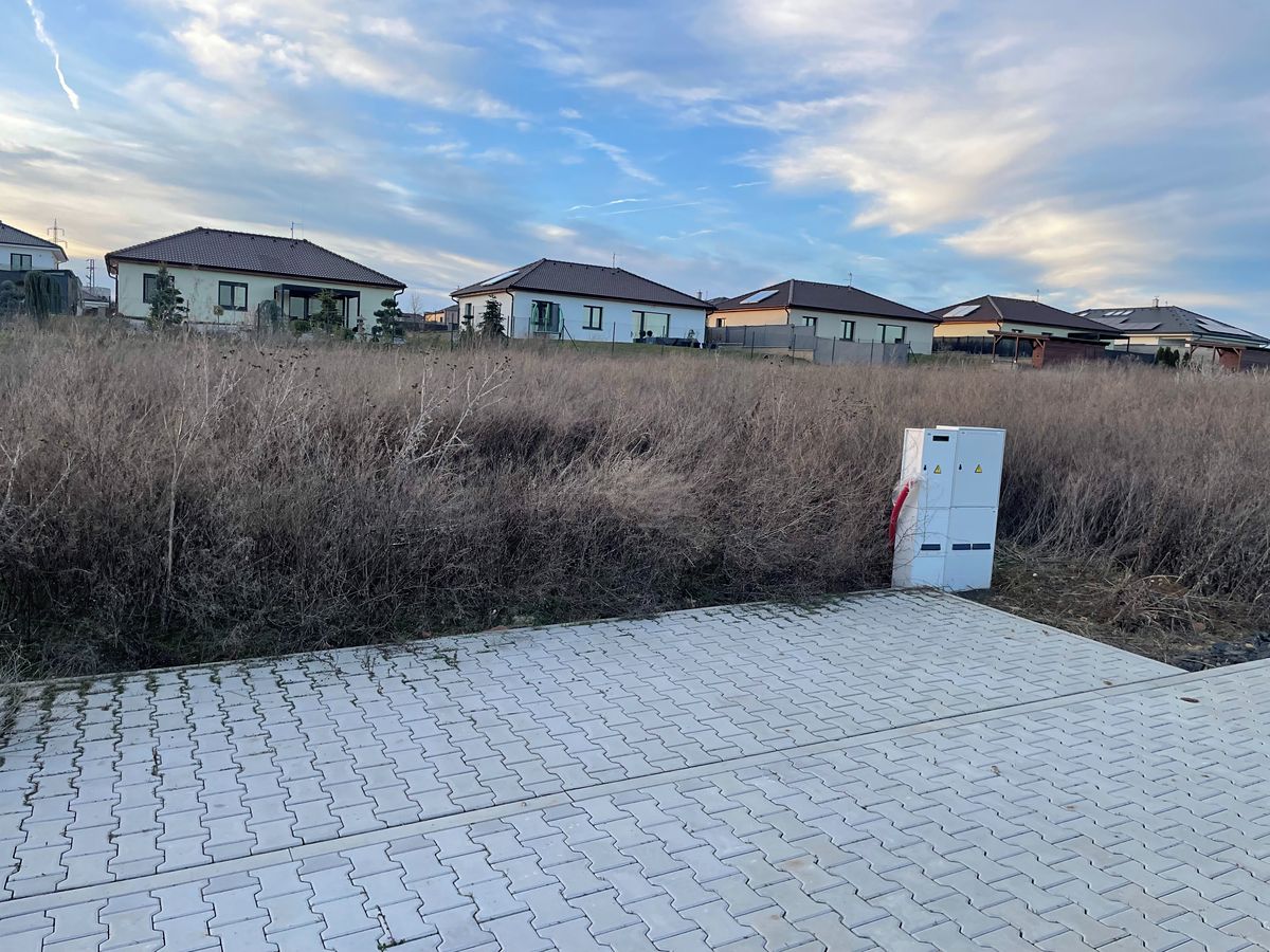 Prodej stavebního pozemku 835 m² – fotografie 3