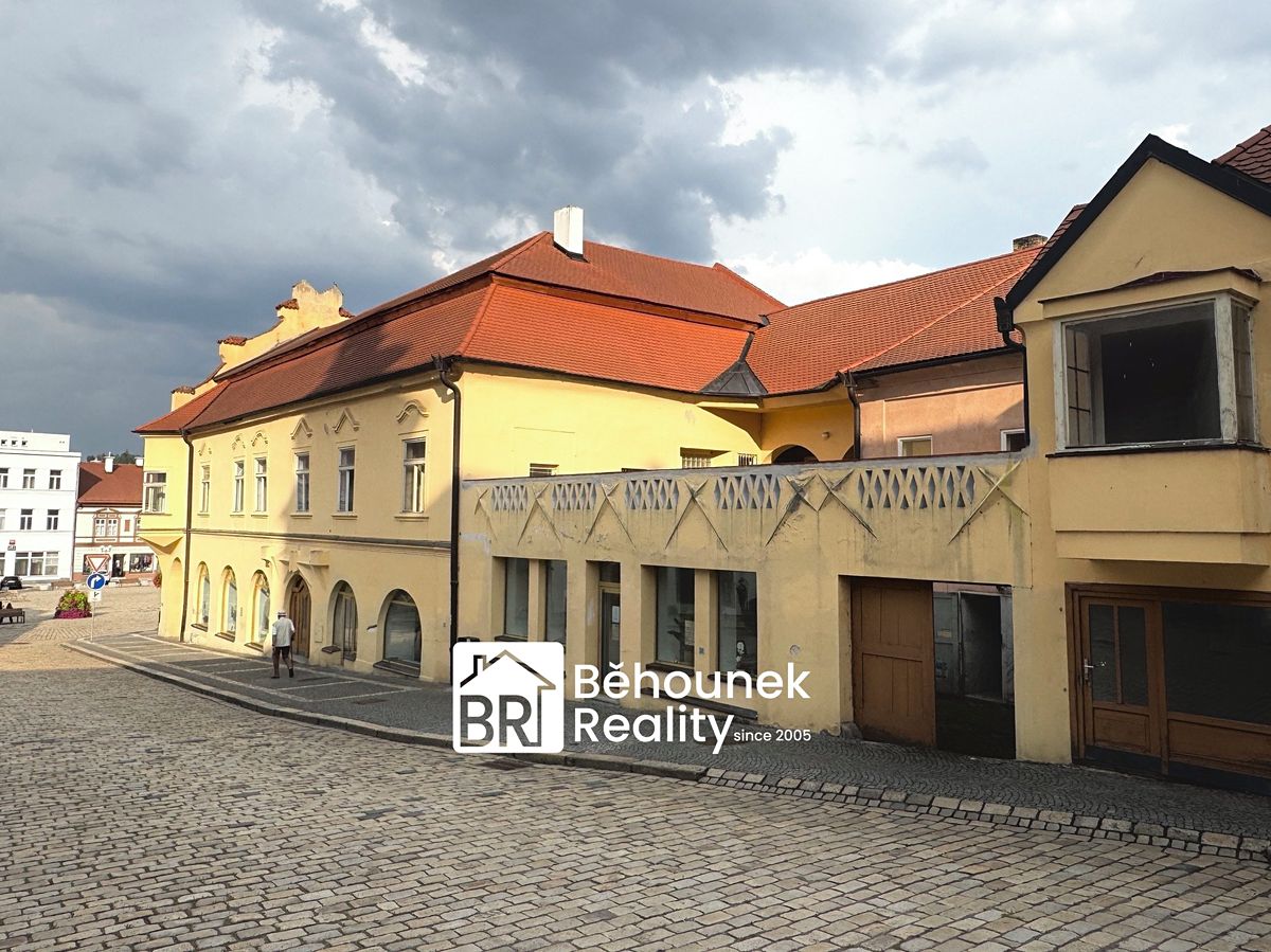 Prodej vily 950 m², pozemek 678 m² – fotografie 4