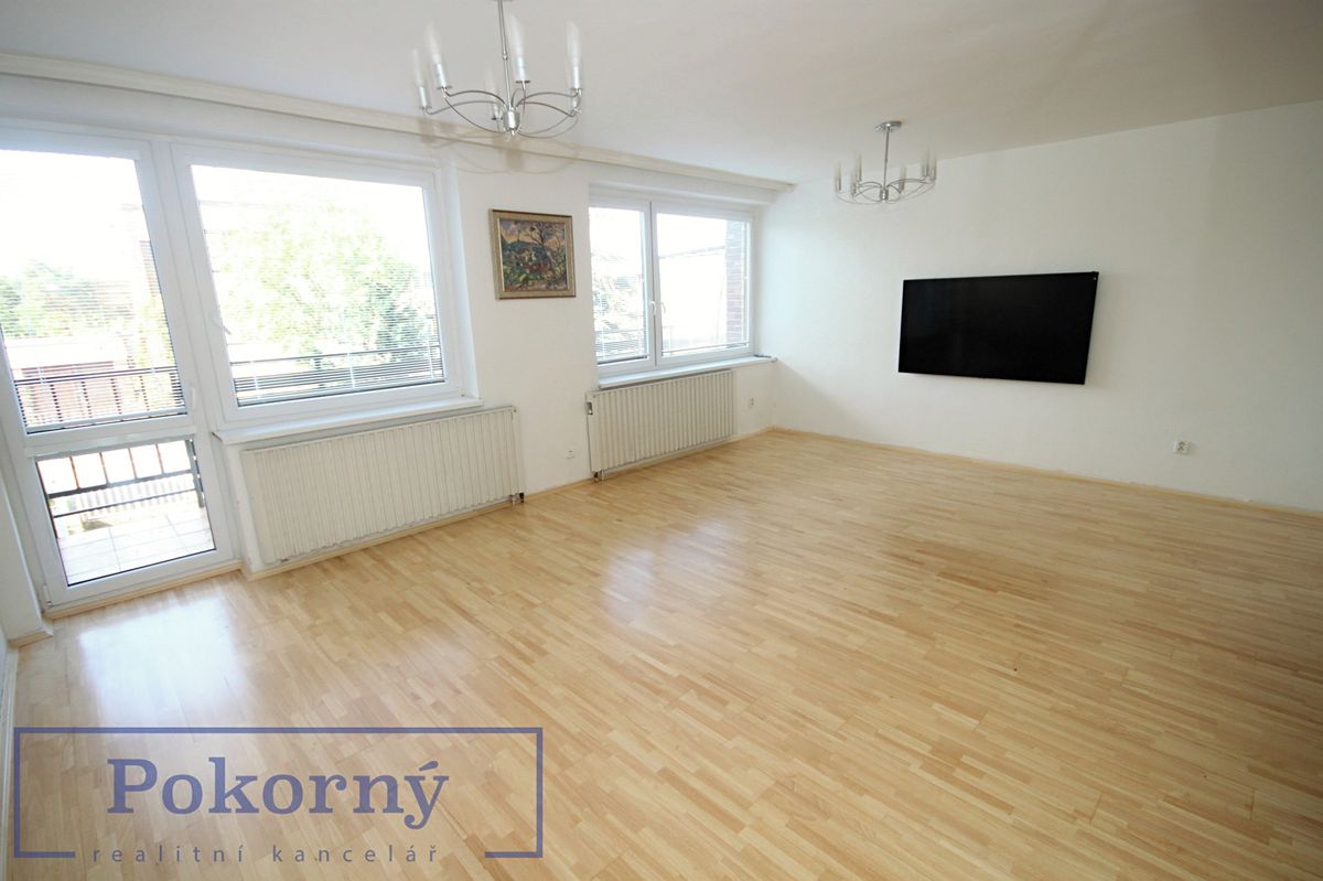 Pronájem vícegeneračního domu 220 m², pozemek 177 m² – fotografie 4