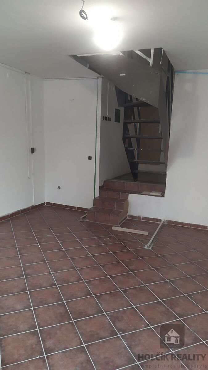 Pronájem obchodního prostoru 52 m² – fotografie 3