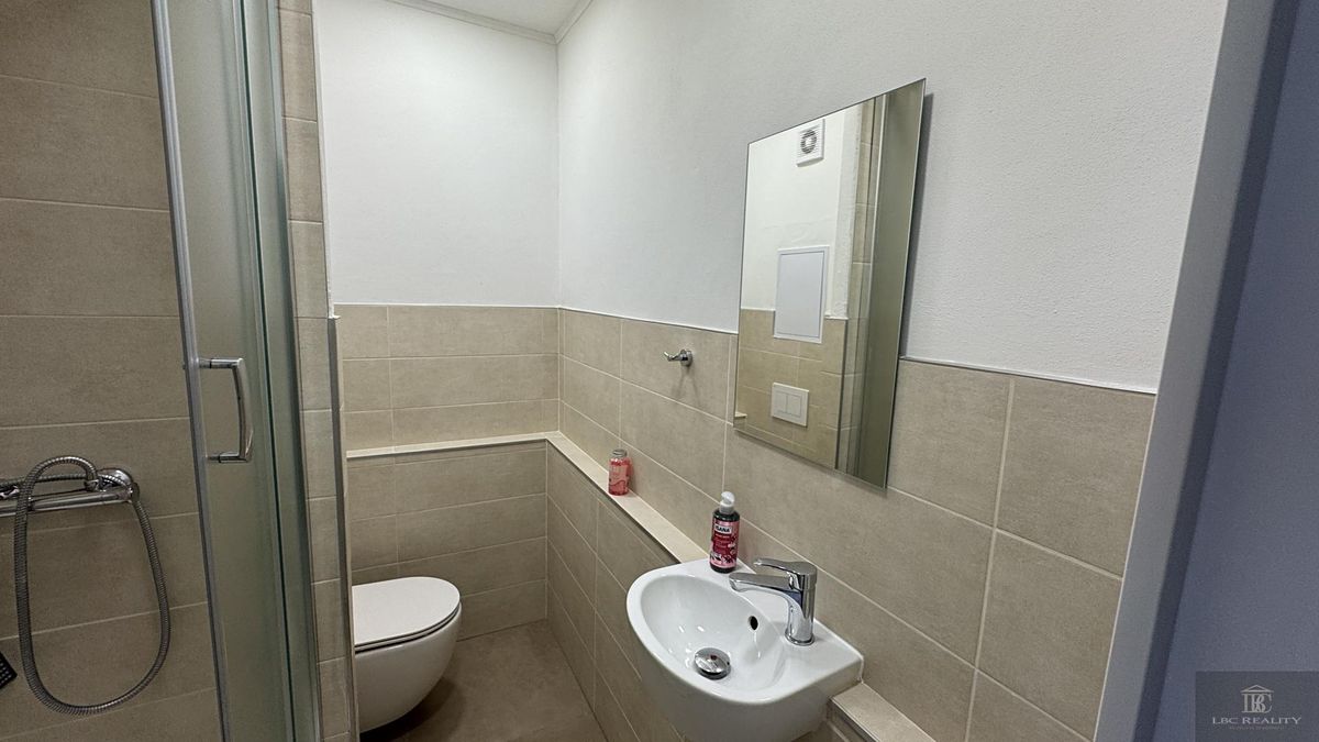 Pronájem bytu 2+kk 36 m² – fotografie 3