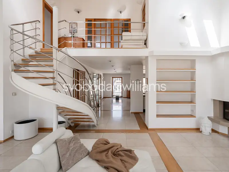 Prodej bytu 4+kk 191 m², Praha – náhled fotky 3