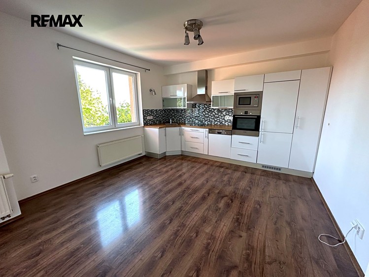 Pronájem bytu 3+kk, 55 m² (9 z 24)