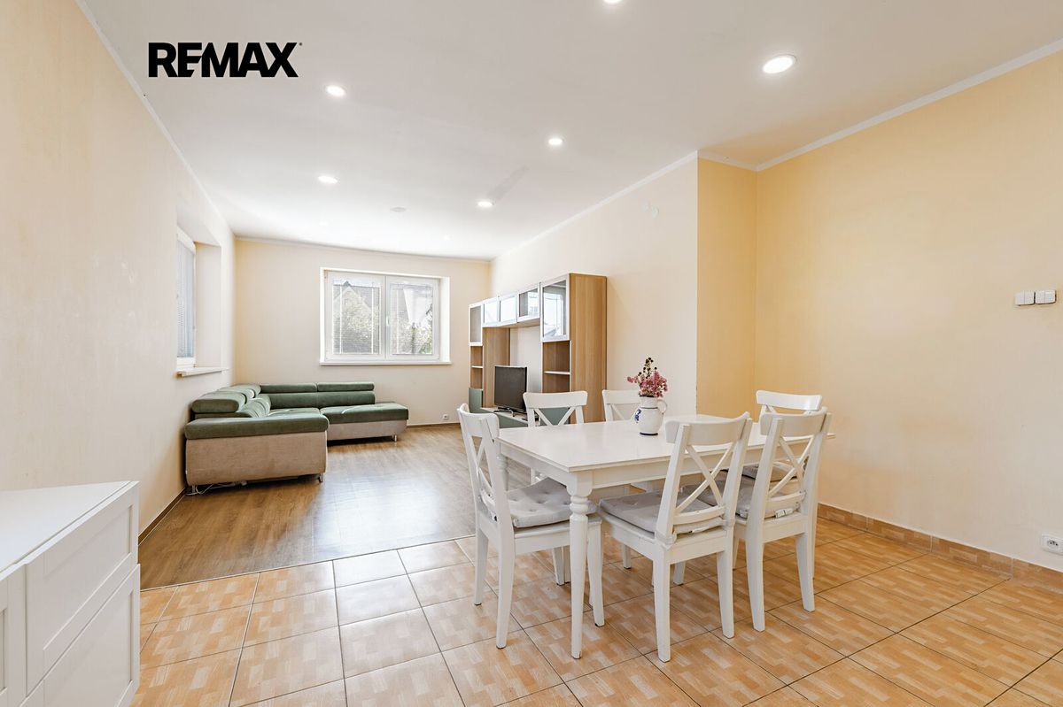Pronájem rodinného domu 137 m², pozemek 829 m² – fotografie 3