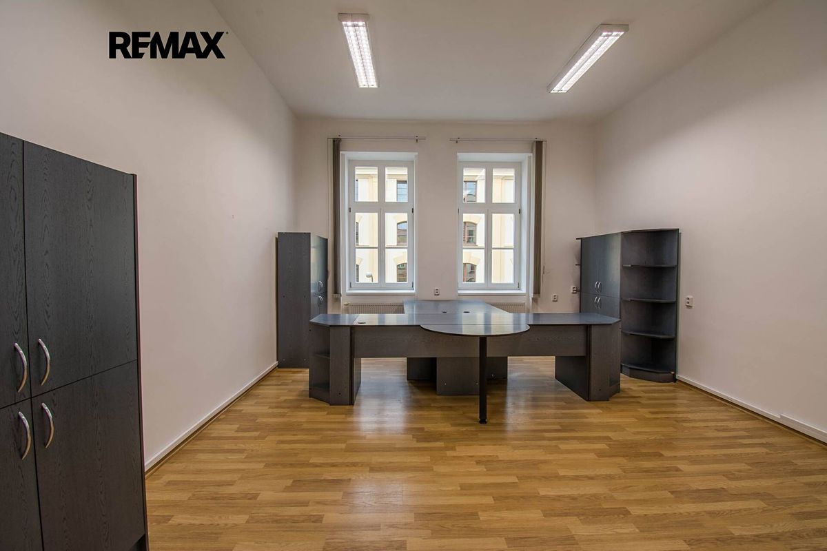 Pronájem kanceláře 60 m² – fotografie 2