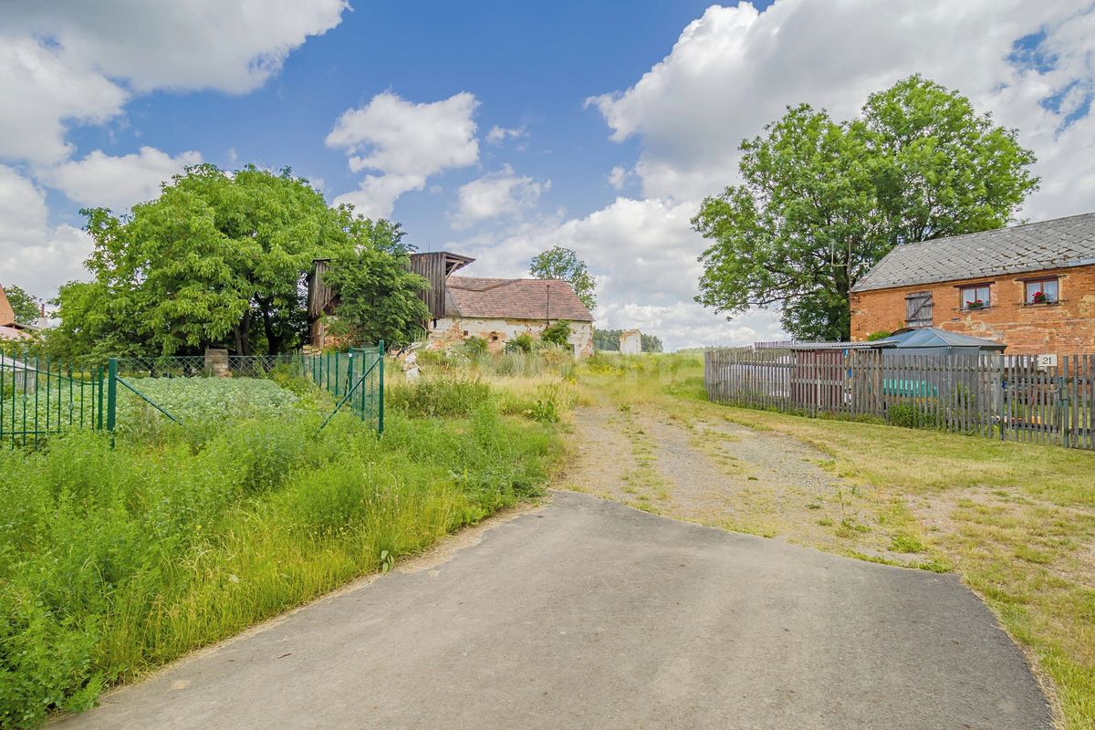 Prodej stavebního pozemku 2128 m² – fotografie 5