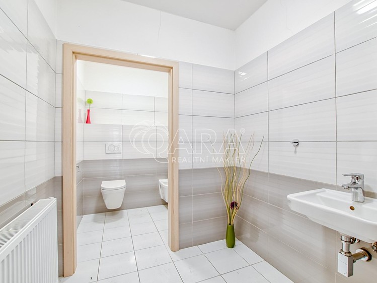 Комерційне приміщення на продаж, 1 029 м² (32 з 39)