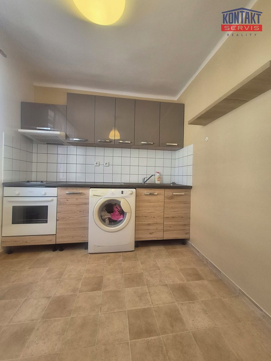 Pronájem bytu 1+1 36 m² – fotografie 3