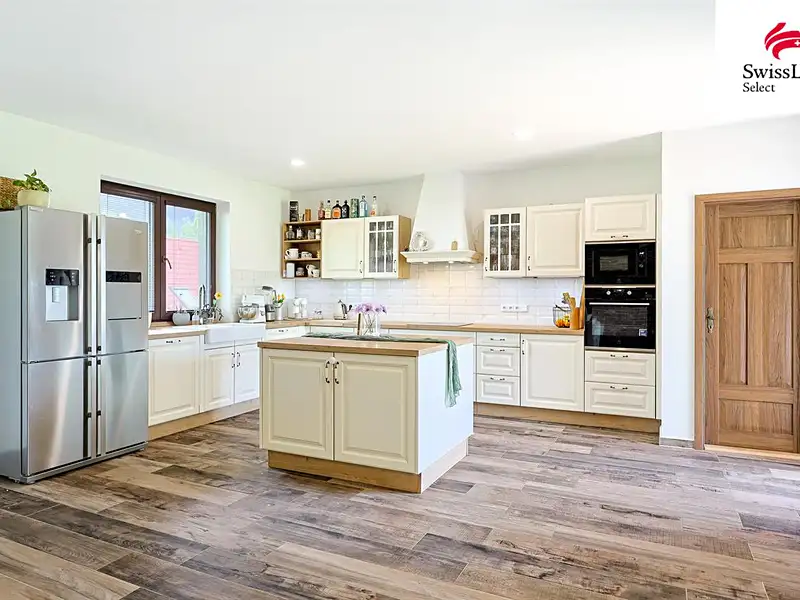Prodej rodinného domu 223 m², pozemek 1271 m², Nebílovy – náhled fotky 2