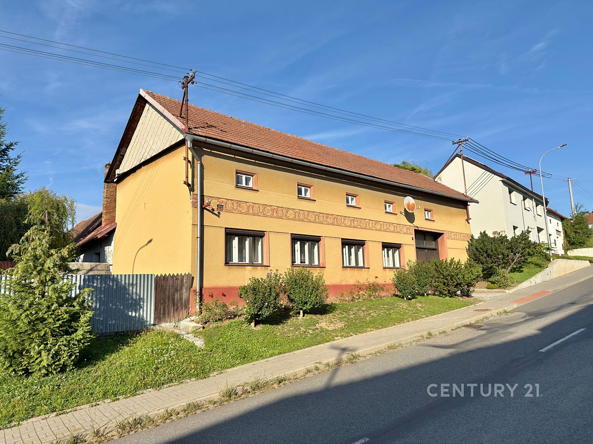Prodej rodinného domu 114 m², pozemek 2707 m²