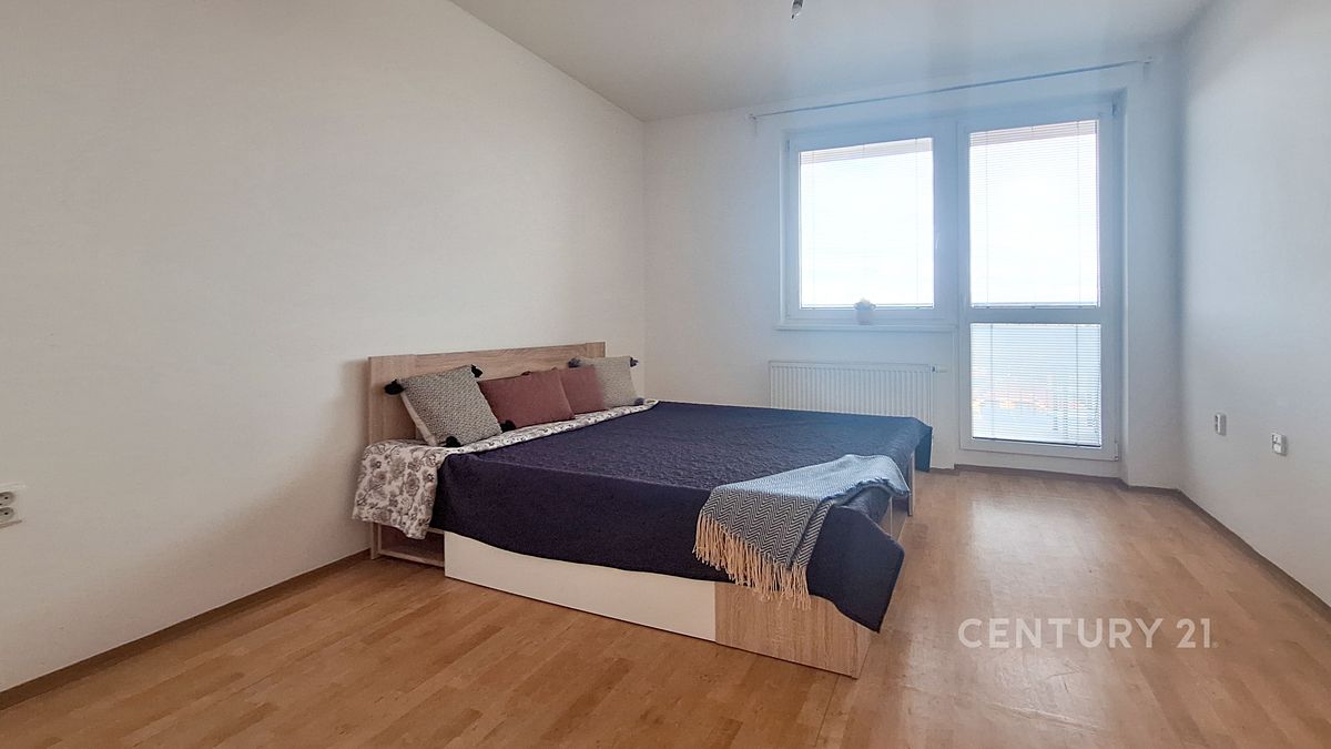 Pronájem bytu 2+kk 61 m² – fotografie 4
