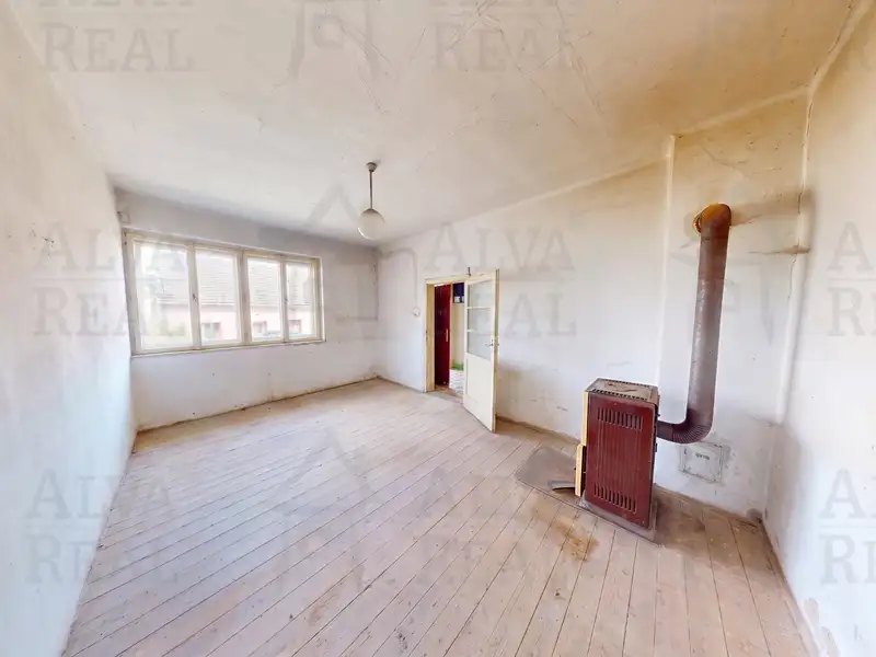 Prodej rodinného domu 370 m², pozemek 843 m², Stavěšice – náhled fotky 2