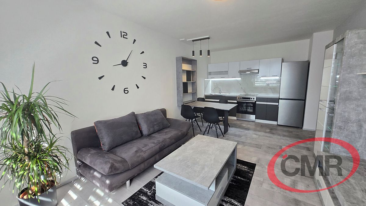 Pronájem bytu 2+kk 42 m² – fotografie 2