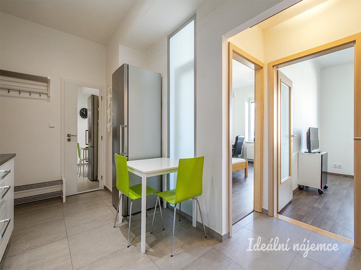 Pronájem bytu 2+kk 50 m² – fotografie 3