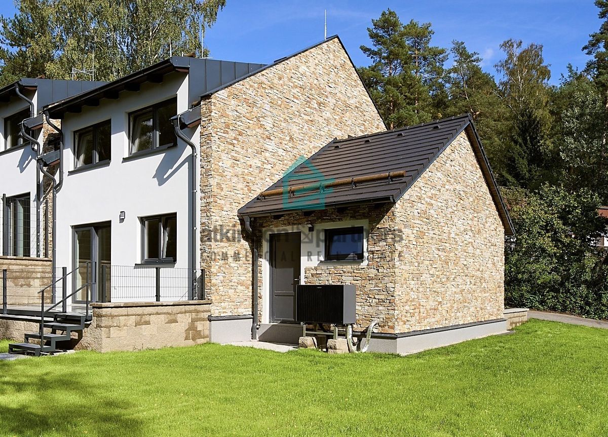 Prodej rodinného domu 115 m², pozemek 259 m², Horní Planá – fotka 1 z 3