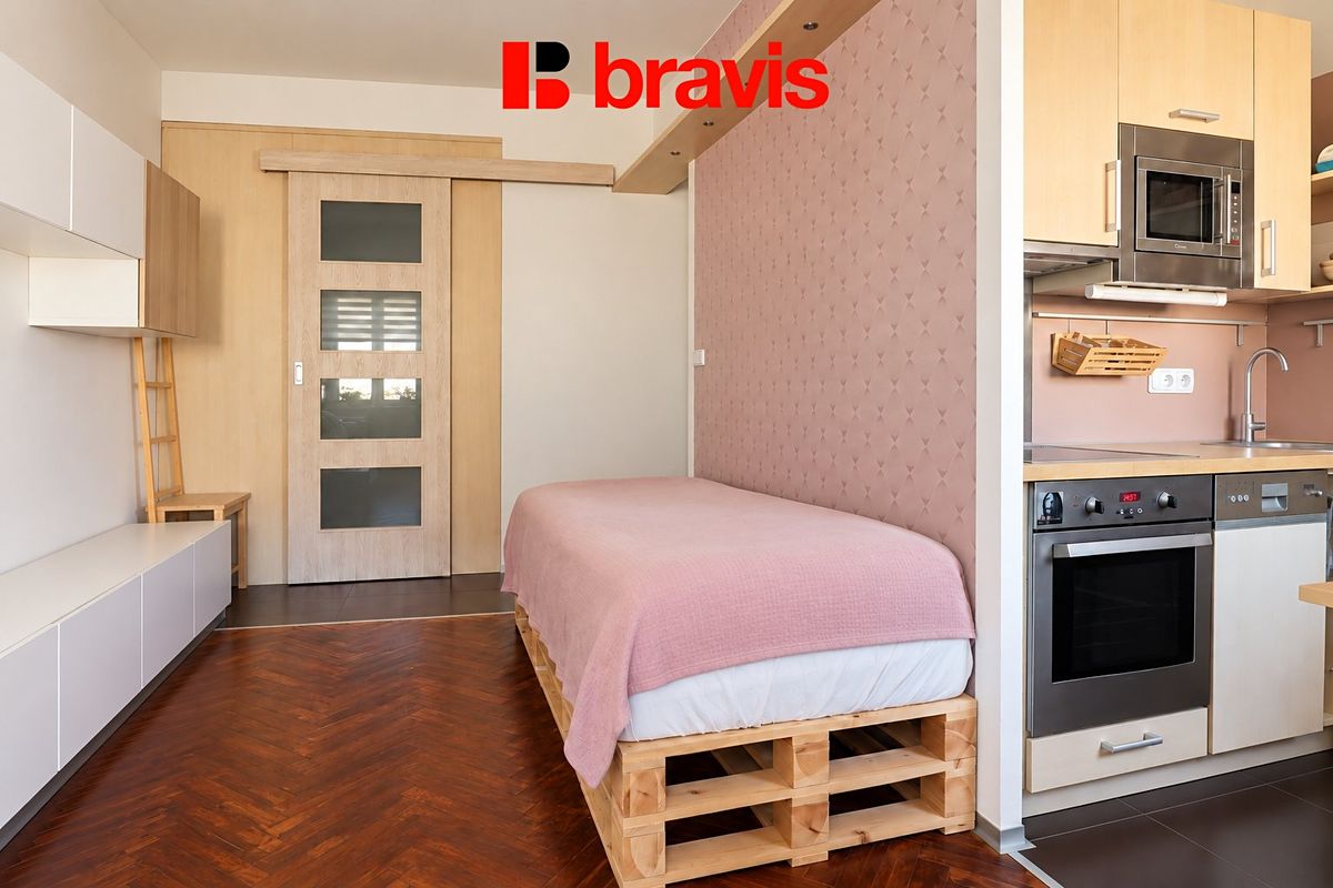 Pronájem bytu 1+kk 29 m²