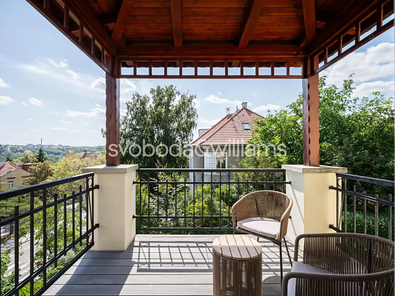 Prodej bytu 6 pokojů a více 314 m², Praha – náhled fotky 3