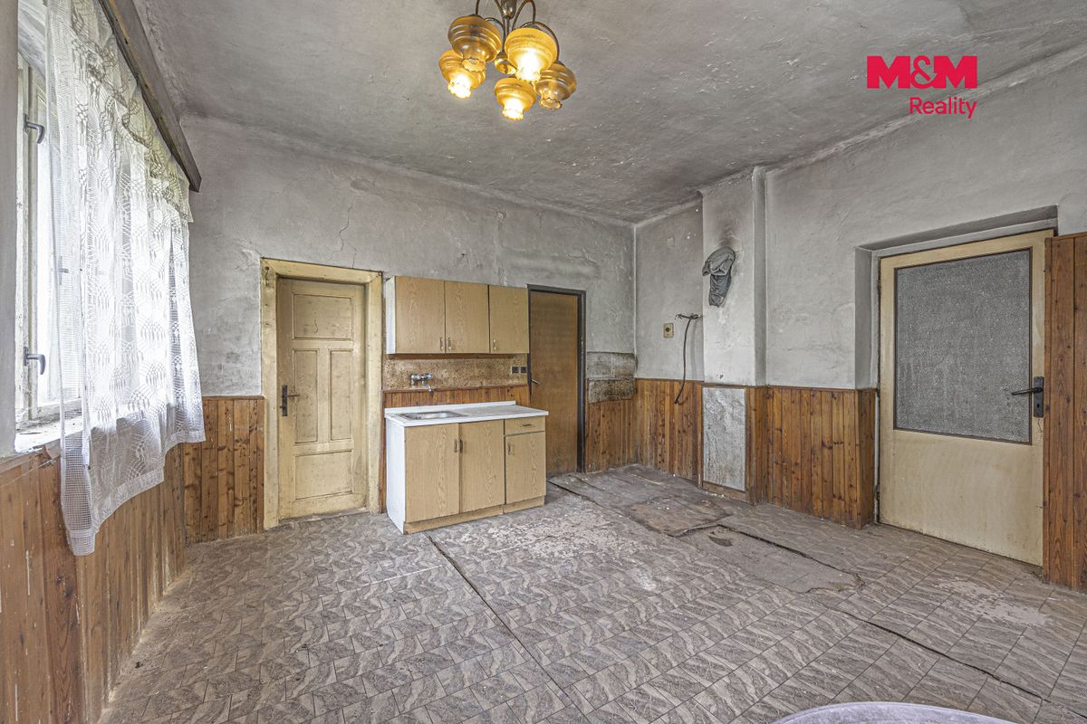 Prodej rodinného domu 160 m², pozemek 1403 m² – fotografie 5