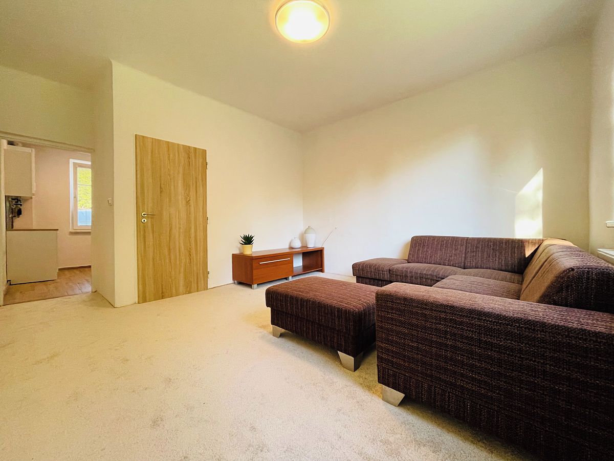 Pronájem rodinného domu 78 m², pozemek 300 m² – fotografie 3