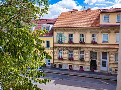 Prodej rodinného domu 243 m², pozemek 187 m²