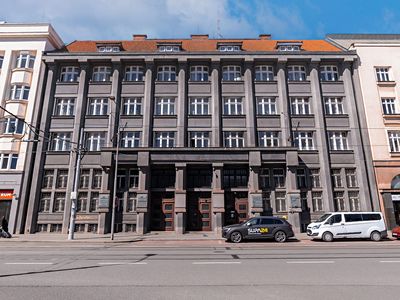 Prodej komerční nemovitosti 2444 m²