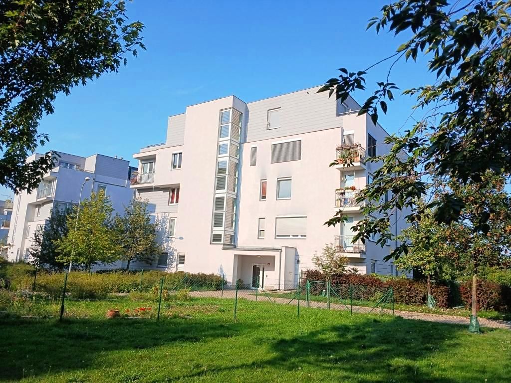 Pronájem bytu 1+kk 40 m² – fotografie 3