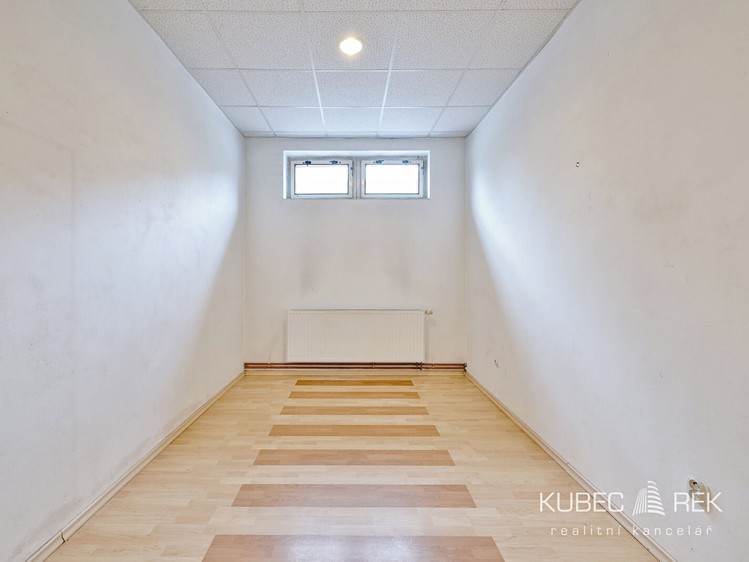 Комерційне приміщення на продаж, 237 м² (12 з 25)