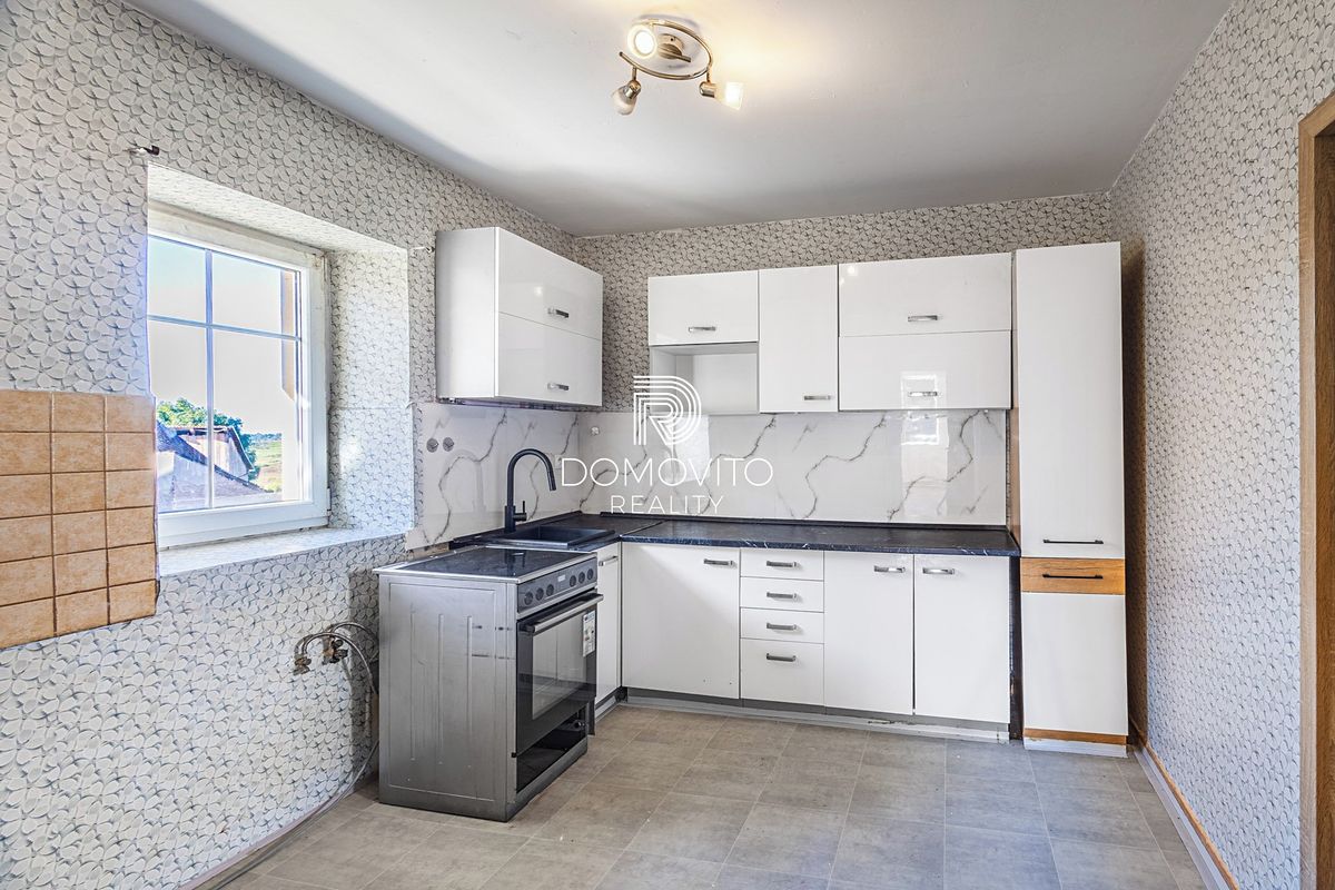 Prodej rodinného domu 97 m², pozemek 240 m² – fotografie 2