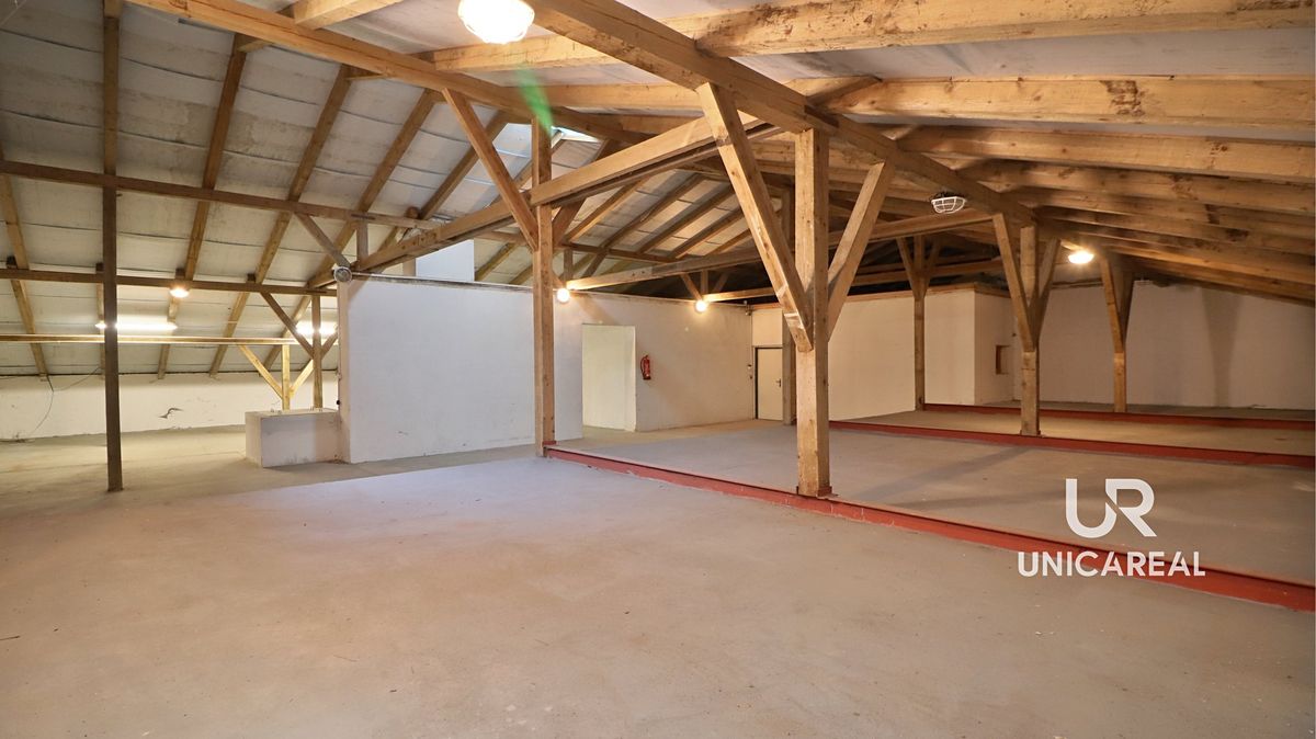 Prodej kanceláře 834 m²