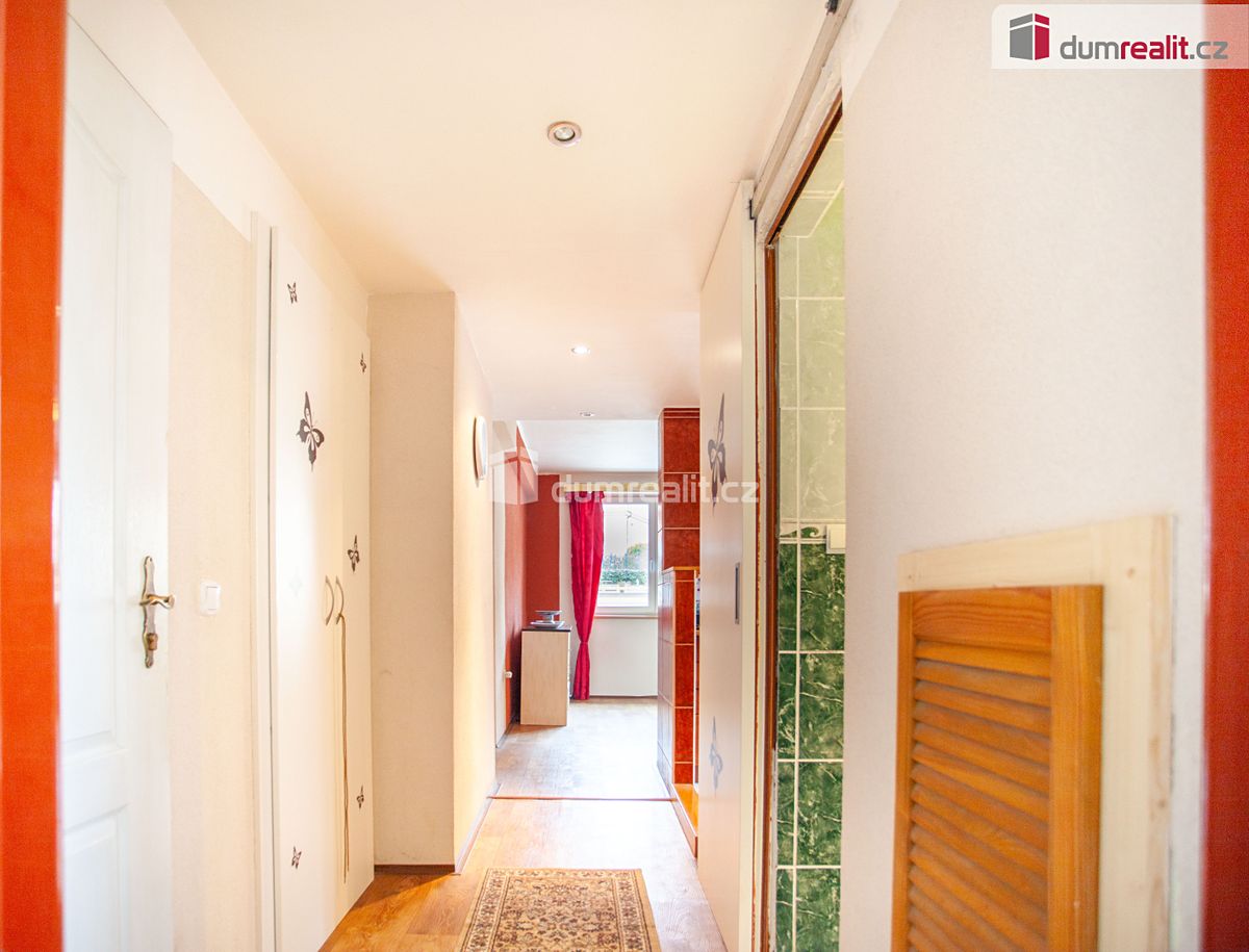 Pronájem bytu 5+kk 107 m² – fotografie 3